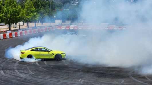 지난 5일 인천에 위치한 BMW드라이빙센터에서 열린 '30주년 페스티벌' 미디어 행사에서 BMW 퍼포먼스팀이 드리프트 퍼포먼스를 시연하고 있다./김정규 기자