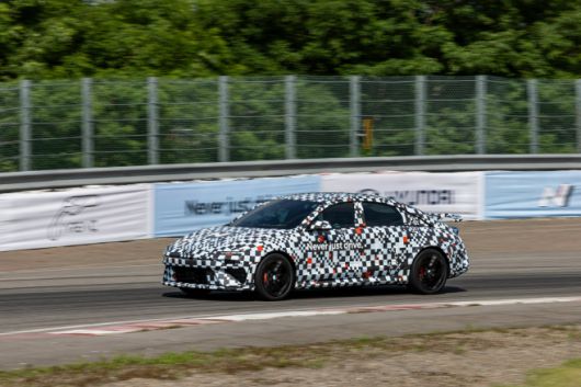 트랙 주행 중인 아이오닉6N./현대차