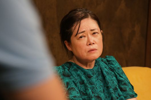 하츠에 역의 장연익. 낯선 감정과 마주하며 변화하는 내면을 깊이 있는 눈빛으로 담아낸다. / 사진 극단 58번국도