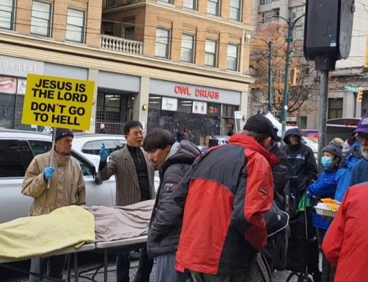 이상호 회장이 최근 캐나다 밴쿠버의 교회에서 ‘미디어의 영적 분별’을 주제로 세미나에 초청되어 특강을 했다. 그는 매년 양종현 선교사의 ‘홈리스 마약중독자들’을 섬기는 사역을 돕고 있으며 기도와 헌금으로 섬기고 있다.
