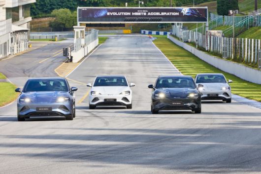 트랙 위의 BYD '씰'의 모습./BYD코리아