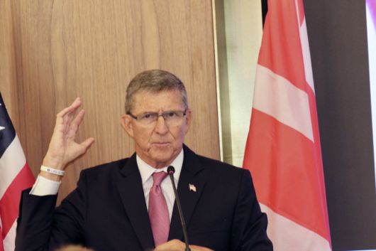 도널드 트럼프 1기 행정부에서 백악관 국가안보보좌관을 지낸 마이클 플린 골드인스티튜트(GIIA) 회장이 24일(현지시간) 워싱턴 D.C.에서 개최된 콘퍼런스에서 연설하고 있다./하만주 워싱턴 특파원