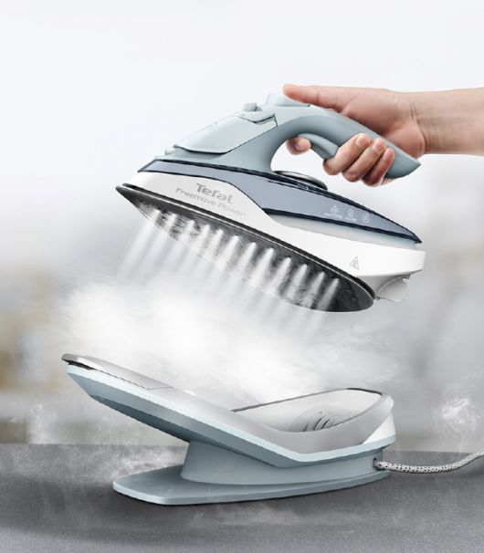 테팔 무선 다리미 '프리무브 파워'./테팔