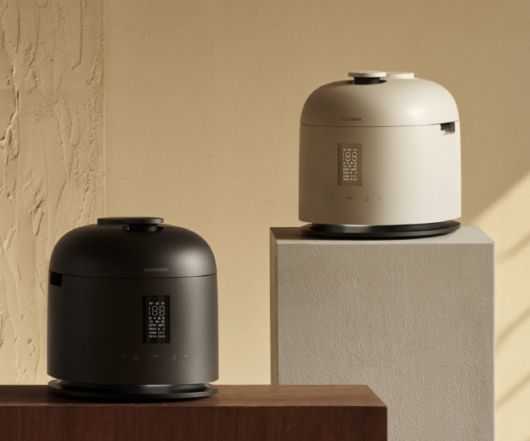 쿠첸 '123 밥솥'. 완쪽부터 다크 실버, 매트 아이보리./쿠첸