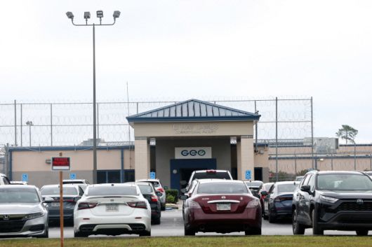 4일(현지시간) 미국 당국의 이민단속으로 체포된 한국 배터리공장 건설 현장 직원들이 수감돼 있는 있는 조지아주 포크스턴의 이민세관단속국(ICE) 구금시설로 8일 찍은 사진./연합