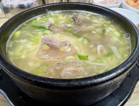 현지인 추천 맛집 '장원순대국'의 소머리국밥. / 이장원 기자
