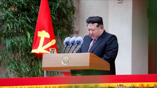 김정은 국무위원장이 당 창건 80주년을 앞두고 지난 8일 당창건사적관을 방문해 기념연설을 하고 있다. /연합