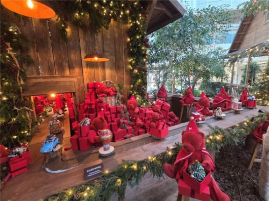 서울 여의도 더현대 5층 사운즈 포레스트 H빌리지 내부 선물공방./이태경 인턴 기자