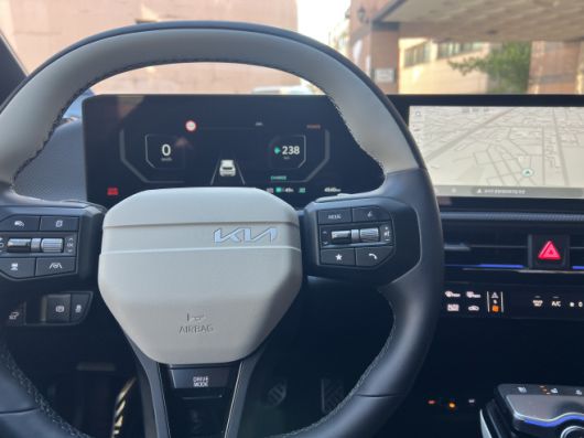 기아 '더 뉴 EV6' 실내 운전석 모습. /한대의 기자