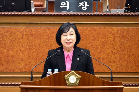 권안나 의정부시의원이 5일 열린 본회의에서 5분 자유발언을 하고 있다./의정부시의회