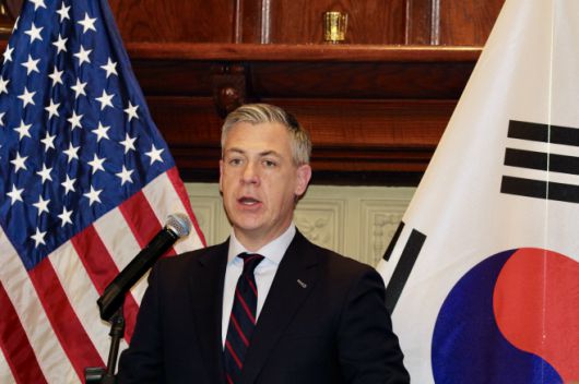 짐 뱅크스 미국 공화당 연방 상원의원(인디애나주)이 5일(현지시간) 미국 워싱턴 D.C. 한 호텔에서 진행된 인디애나 친환경(블루) 암모니아 플랜트' 프로젝트 착공 기념행사에서 축사를 하고 있다./하만주 워싱턴 특파원