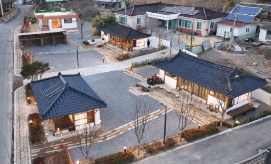 안리 산토끼 밥상 주변 전경. /창녕군