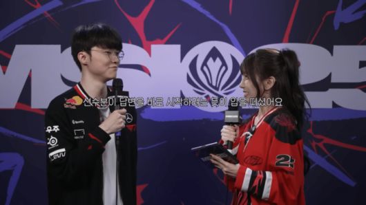 업계 최고의 통역사이자 인터뷰어 평가받고 있는 박지선 PD. /박지선 유튜브