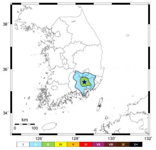 동아일보