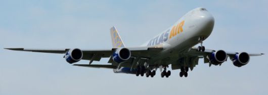 2017년 7월 일본 나리타 국제공항에서 준사고를 일으킨 폴라에어 소속 747-8F 화물기(N852GT). 자료: 위키미디어