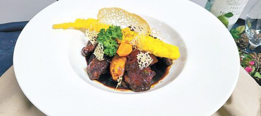 대전 전통음식 현대화를 위한 학생요리경연대회에서 대상을 받은 대전생활과학고의 도라지 조청 떡볶이.