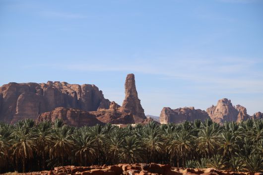 ‘엄치척‘ ‘좋아요’ 모양의 바위.