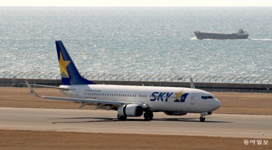 일본 나고야 공항에 착륙하고 있는 보잉737 항공기. 동아일보DB