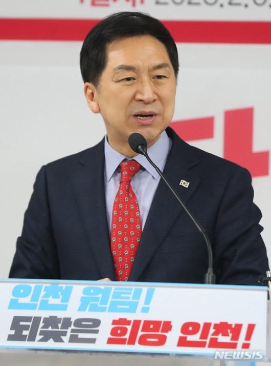 동아일보