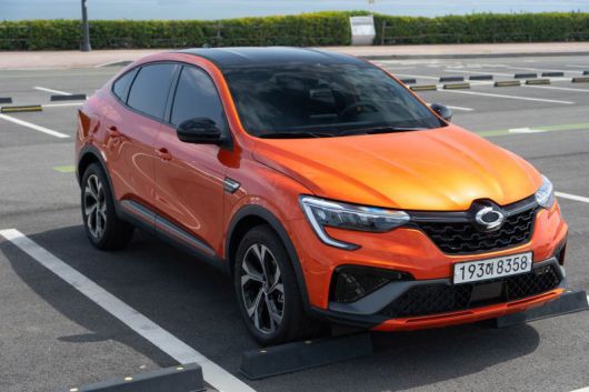 변속이나 주행감은 XM3 이테크 쪽이 더 좋은 느낌이다. 다만 브레이크가 상당히 민감하고, 고속에서의 출력과 반응성은 조금 부족하다고 느꼈다. 출처=IT동아