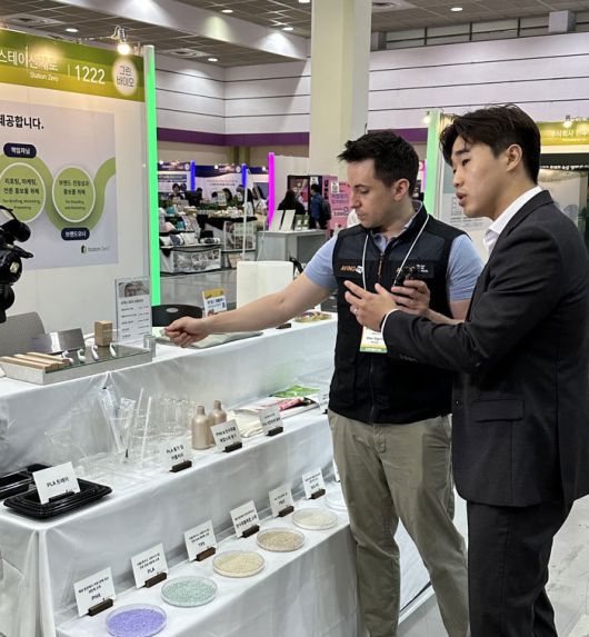 농식품 관련 박람회에서 인터뷰하는 노영우 이사 / 출처=에코넥트