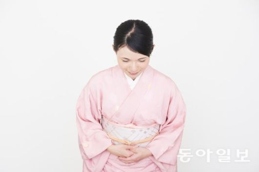 남녀 성역할에 대한 고정관념이 강하고, 친절과 감정 절제를 미덕으로 여기는 일본은 눈물 경향성 조사 대상국 가운데  최하위권(36위)을 기록했다. 게티이미지뱅크