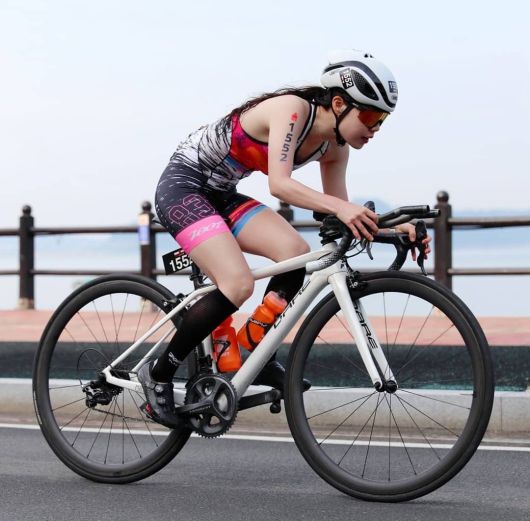 김지원 씨가 사이클을 타고 질주하고 있다. 그는 10년 넘게 사이클을 탔고 각종 대회에도 출전했다. 김지원 씨 제공.