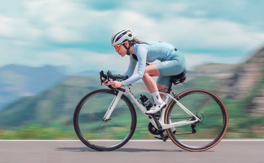 김지원 씨가 사이클을 타고 있다. 김지원 씨 제공.