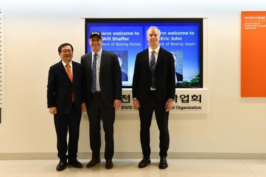 동아일보