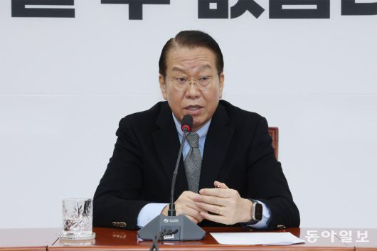 동아일보