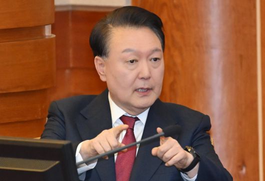 동아일보