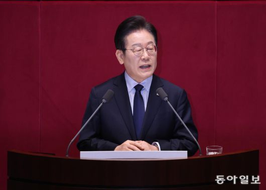 동아일보