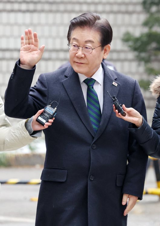 동아일보