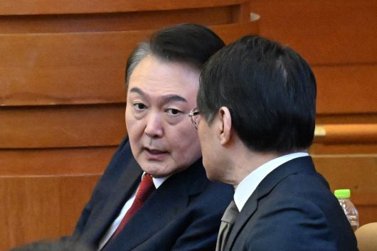 동아일보