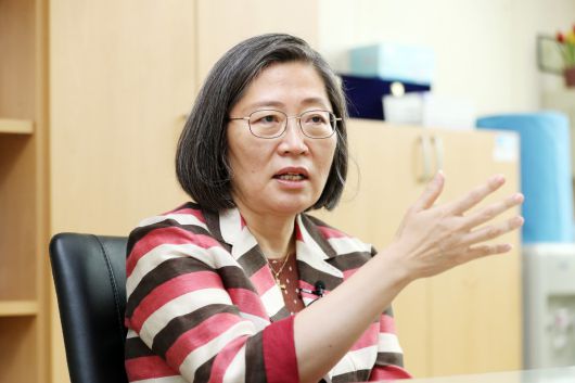 동아일보