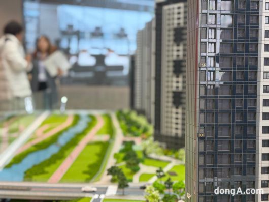 동아일보