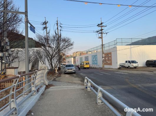 동아일보