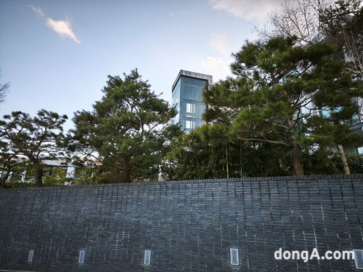 동아일보