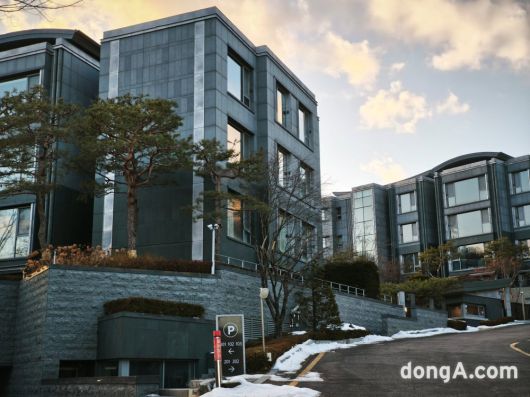 동아일보
