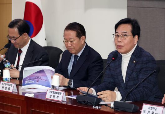 동아일보