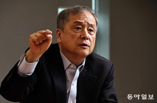 동아일보