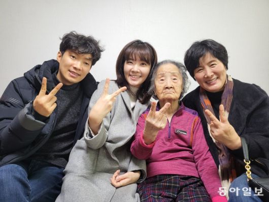 동아일보