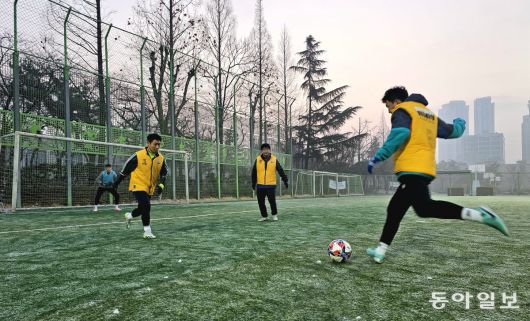 동아일보