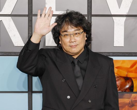 동아일보
