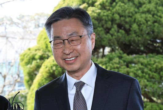 동아일보