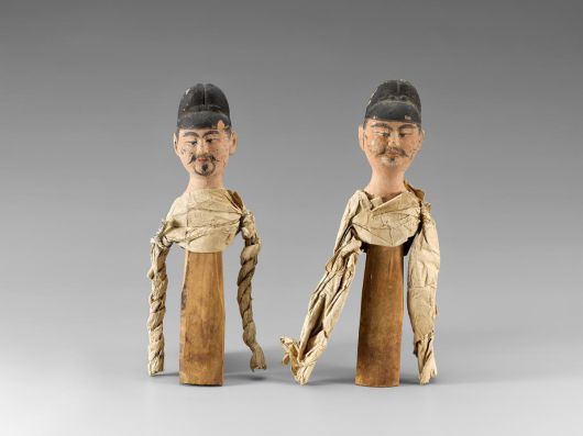 중국 신장 투루판의 당나라 시절 점토 인형. 관청에서 버린 행정문서를 활용해 인형의 팔을 만들었다. 국립중앙박물관 제공