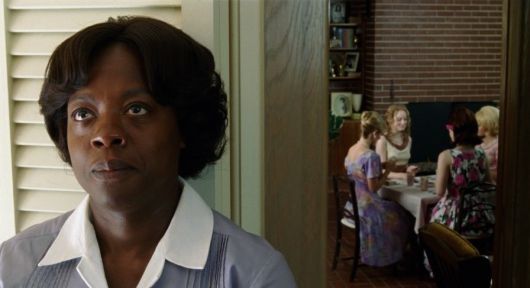 1960년대 미국 미시시피주의 백인 가정에서 일하던 흑인 가정부들의 삶을 그린 영화 ‘헬프’의 한 장면. 신간의 저자는 “부정의한 사회가 개인의 건강을 서서히 무너뜨린다. 차별과 불평등이 만연한 사회의 사다리 맨 밑에 있는 사람들이 더 많이 아프고 더 일찍 죽고 있다”고 했다. 소니픽쳐스 제공