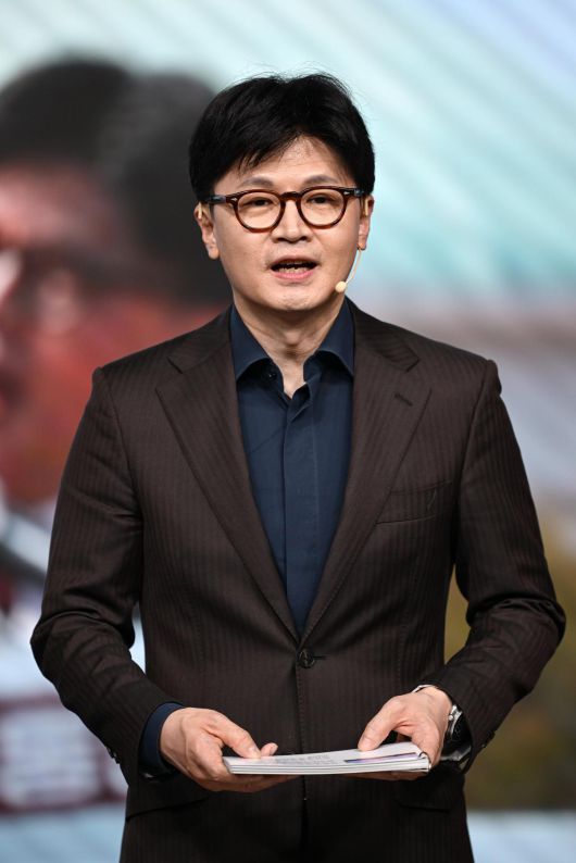 18일 서울 강서구 ASSA 아트홀에서 열린 ‘제21대 대통령 후보자 국민의힘 1차 경선 후보자 비전대회’에서 한동훈 후보가 비전발표를 하고 있다. 2025.04.18. 사진공동취재단