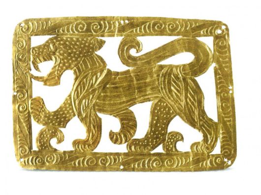 2400년 전 중앙아시아에서 중국으로 전래된 사자 모양의 황금장식. 사진 출처 강인욱 교수·위키피디아