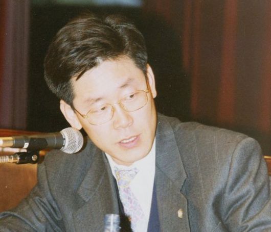 30대 변호사 시절의 모습.